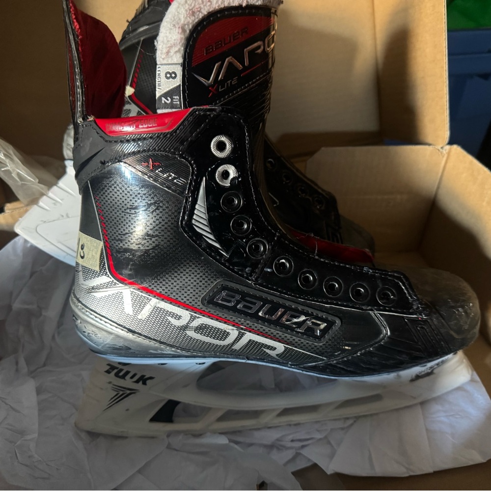 Bauer Vapor X-Lite Skates in Blue and Black